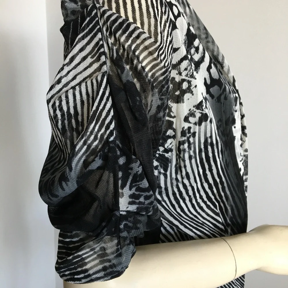 Lynn Richie Silver tank top and matching cardigan set - Picture 3 of 11